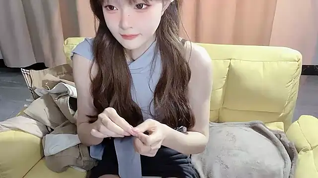 Snapshot of Annnnqi-77 chatting on 03.05.25 Annnnqi-77 online show from 03.05.25