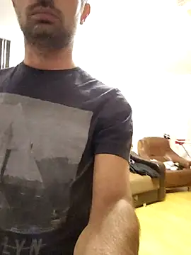 Snapshot of andreiiiii2025 chatting on 03.10.25 andreiiiii2025 online show from 03.10.25