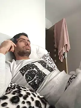 Snapshot of andreiiiii2025 chatting on 12.01.25 andreiiiii2025 online show from 12.01.25