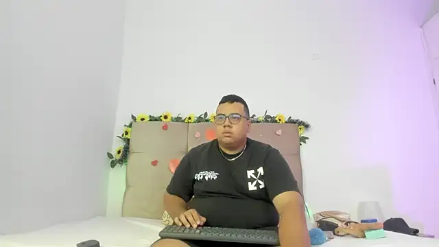 MICHAEL AND SHARON online show from 03.20.25