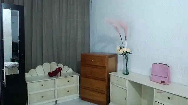 EngelCristaly online show from 10.08.25