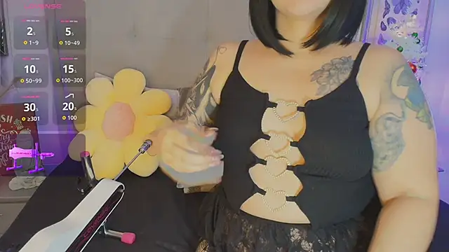 Carlaguzman  online show from 12.15.25