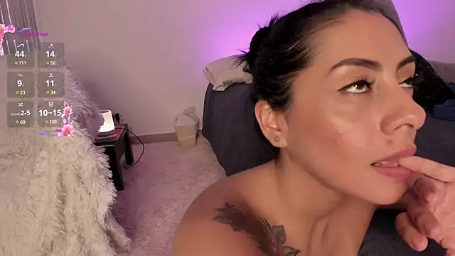  lucianapalmer online show from 03.04.25