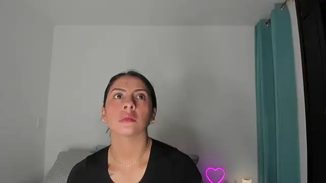  lucianapalmer online show from 02.10.26