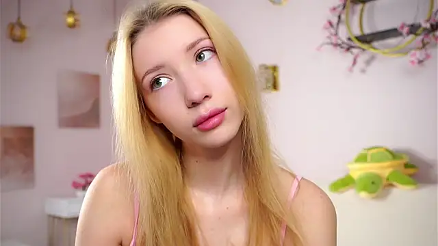 Snapshot of SunnivaCovil chatting on 02.23.26 SunnivaCovil online show from 02.23.26