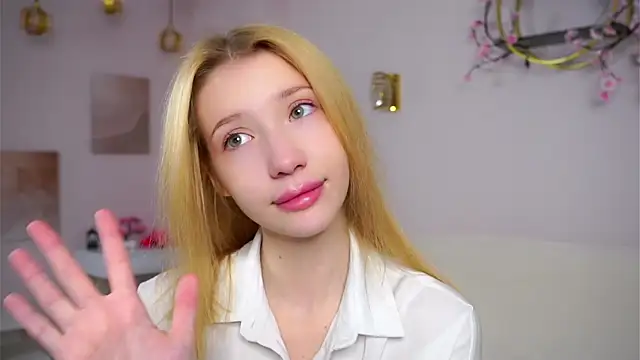 Snapshot of SunnivaCovil chatting on 02.28.26 SunnivaCovil online show from 02.28.26