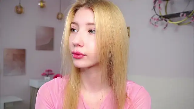 Snapshot of SunnivaCovil chatting on 03.02.26 SunnivaCovil online show from 03.02.26