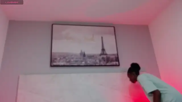 Snapshot of AnnyCampbell chatting on 11.28.25 AnnyCampbell online show from 11.28.25