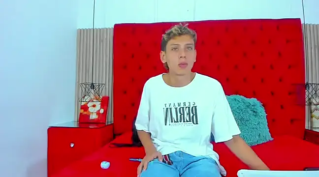 Snapshot of Noahoconor chatting on 03.06.25 Noahoconor online show from 03.06.25