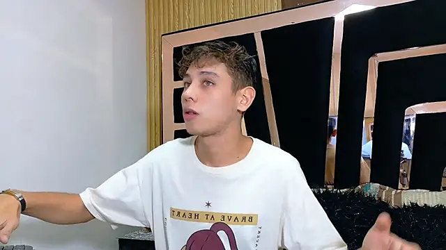 Snapshot of Noahoconor chatting on 09.23.25 Noahoconor online show from 09.23.25