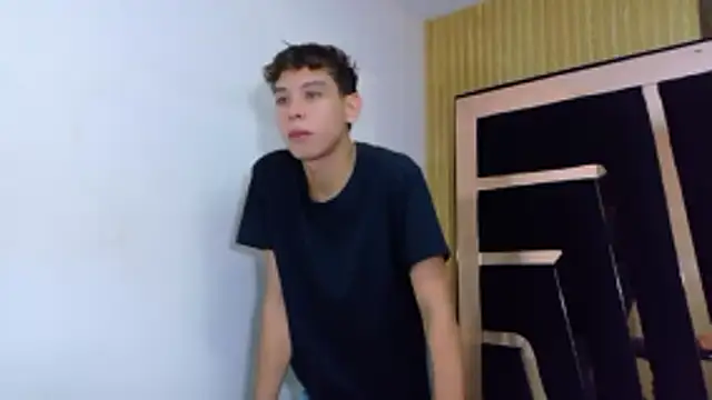 Snapshot of Noahoconor chatting on 10.22.25 Noahoconor online show from 10.22.25