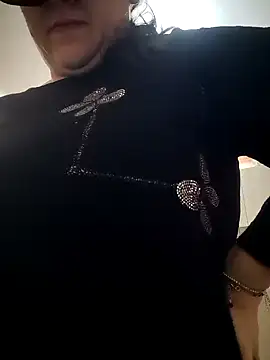 Dolcecurvy online show from 03.18.25