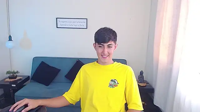 Snapshot of babymaik chatting on 03.04.25 babymaik online show from 03.04.25