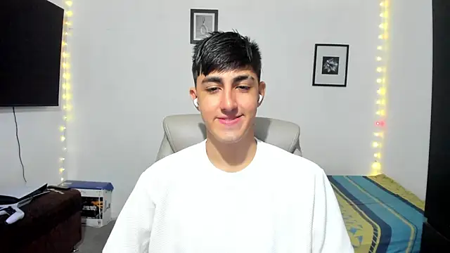 Snapshot of babymaik chatting on 09.10.25 babymaik online show from 09.10.25