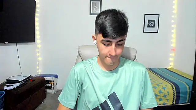 Snapshot of babymaik chatting on 09.17.25 babymaik online show from 09.17.25