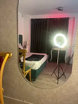 Tyla Ks online show from 03.11.25