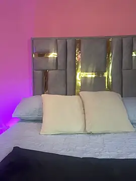 Tyla Ks online show from 03.12.25