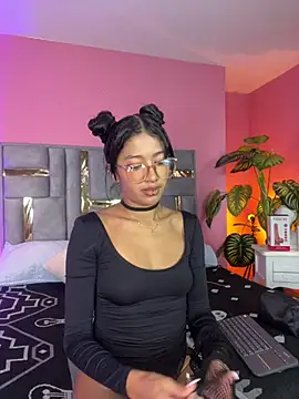 Tyla Ks online show from 03.20.25