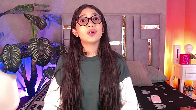 Tyla Ks online show from 09.13.25