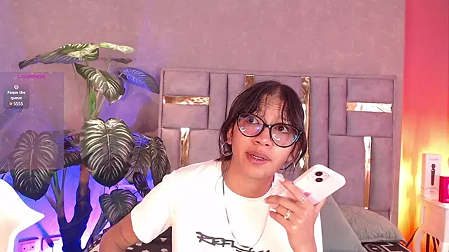 Tyla Ks online show from 09.20.25