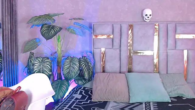 Tyla Ks online show from 10.09.25