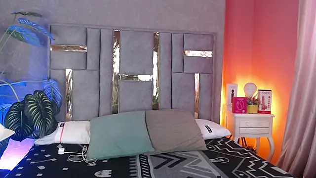 Tyla Ks online show from 11.12.25