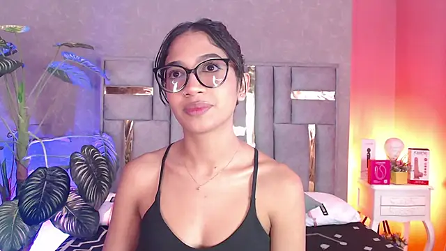 Tyla Ks online show from 11.14.25