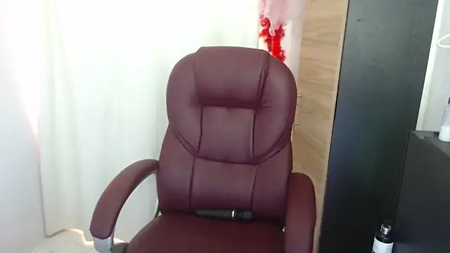 Mature 2025 online show from 06.01.26