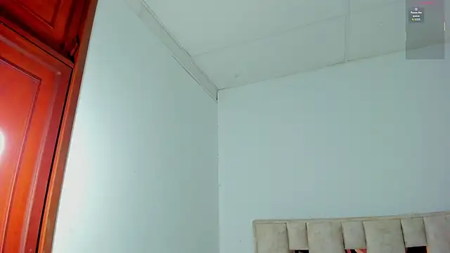 Snapshot of cutie_sarax1 chatting on 11.16.25 cutie sarax1 online show from 11.16.25