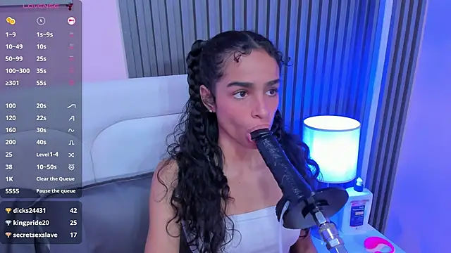 honey sofii  online show from 03.20.25