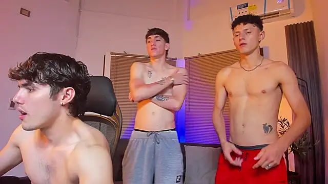 Fun BoysW online show from 03.11.25