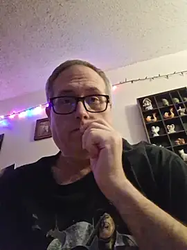 Smallone327 online show from 10.18.25