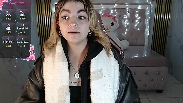 Snapshot of lili_conor_s chatting on 09.21.25 lili conor s online show from 09.21.25