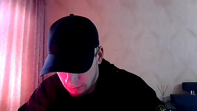 Snapshot of frama666 chatting on 04.25.26 frama666 online show from 04.25.26