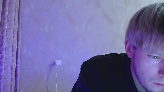 Snapshot of frama666 chatting on 04.27.26 frama666 online show from 04.27.26