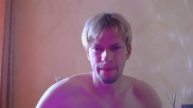 Snapshot of frama666 chatting on 05.15.26 frama666 online show from 05.15.26