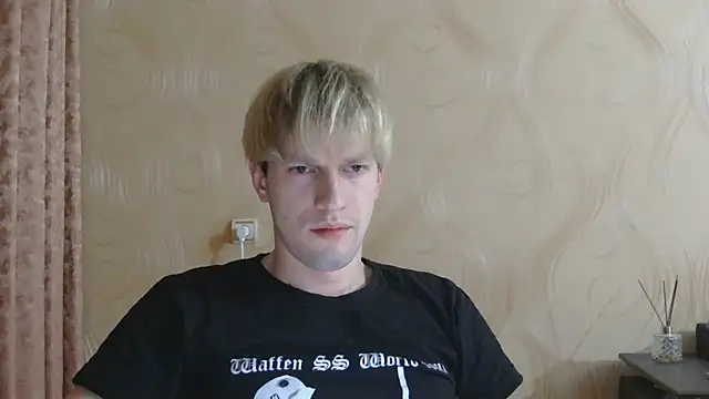 Snapshot of frama666 chatting on 05.17.26 frama666 online show from 05.17.26