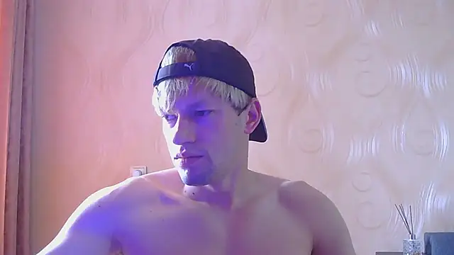 Snapshot of frama666 chatting on 05.19.26 frama666 online show from 05.19.26