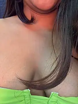 Snapshot of isha_sassy chatting on 11.25.25 isha sassy online show from 11.25.25