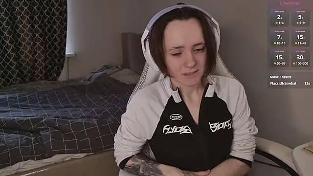 Luna Loveee online show from 04.09.26