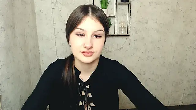 Snapshot of _MiaAngell chatting on 03.05.25 MiaAngell online show from 03.05.25