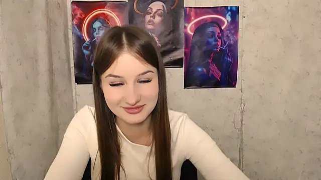 Snapshot of _MiaAngell chatting on 09.18.25 MiaAngell online show from 09.18.25