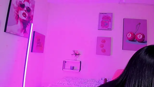 Selene bennet online show from 02.28.26