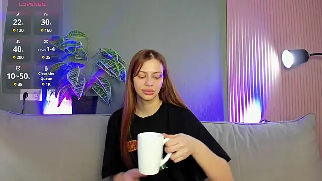 Snapshot of Diana_West chatting on 03.06.25 Diana West online show from 03.06.25