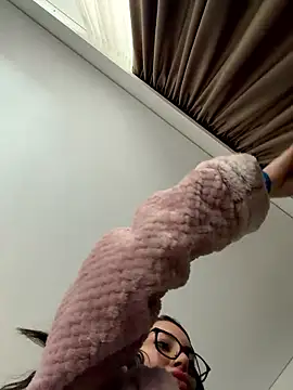 Mia Splash online show from 01.18.26