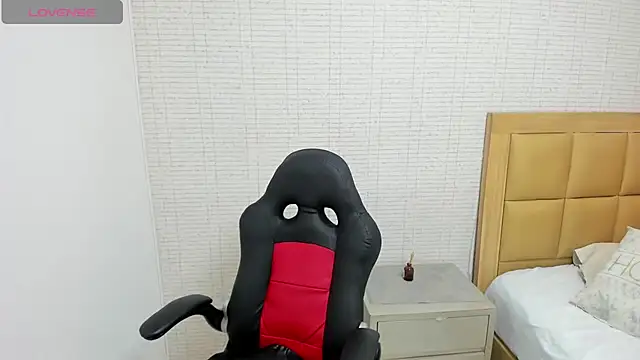 MEGANZARICK online show from 10.04.25