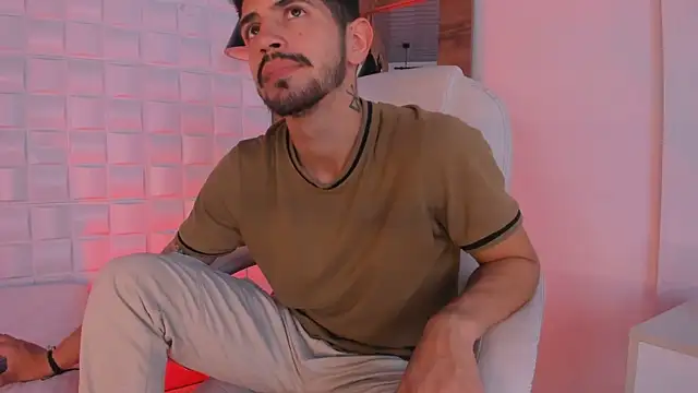 AlejandroStormm online show from 10.19.25