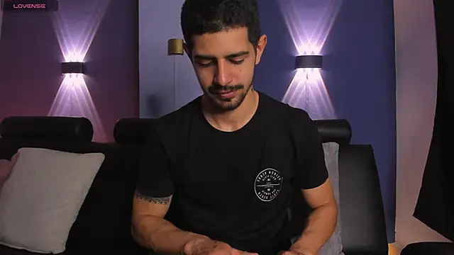 Snapshot of AlejandroStormm chatting on 05.26.26 AlejandroStormm online show from 05.26.26