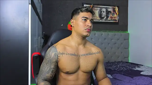 luigi hot  online show from 10.20.25