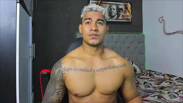 luigi hot  online show from 02.10.26